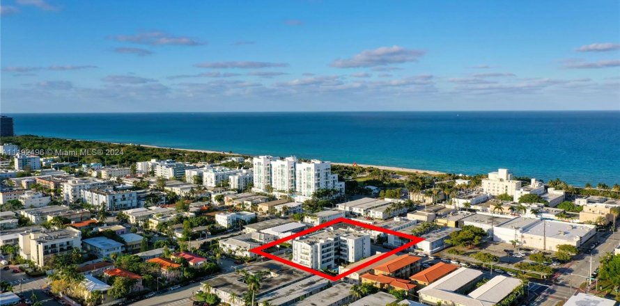 Condominio en Miami Beach, Florida, 1 dormitorio  № 1071716