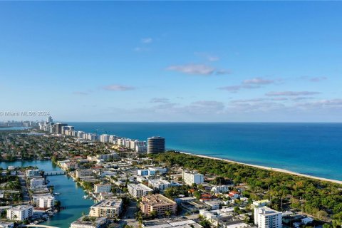 Condominio en venta en Miami Beach, Florida, 1 dormitorio, 71.07 m2 № 1071716 - foto 20