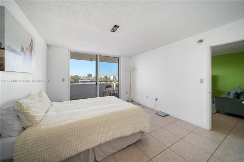 Condominio en venta en Miami Beach, Florida, 1 dormitorio, 71.07 m2 № 1071716 - foto 13