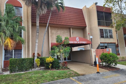 Condominio en venta en North Lauderdale, Florida, 1 dormitorio, 78.97 m2 № 1057047 - foto 21