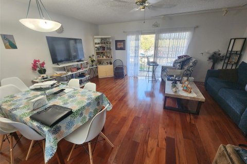 Condo in North Lauderdale, Florida, 1 bedroom  № 1057047 - photo 15