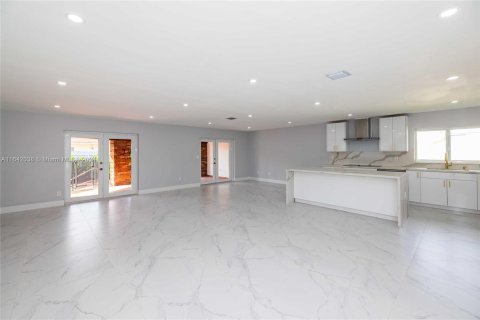 Villa ou maison à vendre à Miami, Floride: 4 chambres, 153.57 m2 № 1328837 - photo 6