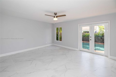 Villa ou maison à vendre à Miami, Floride: 4 chambres, 153.57 m2 № 1328837 - photo 18