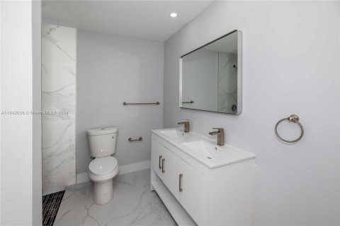 Casa en venta en Miami, Florida, 4 dormitorios, 153.57 m2 № 1328837 - foto 23