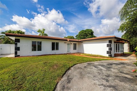 Villa ou maison à vendre à Miami, Floride: 4 chambres, 153.57 m2 № 1328837 - photo 1