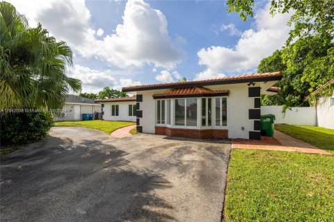 Villa ou maison à vendre à Miami, Floride: 4 chambres, 153.57 m2 № 1328837 - photo 3