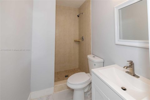 Casa en venta en Miami, Florida, 4 dormitorios, 153.57 m2 № 1328837 - foto 17