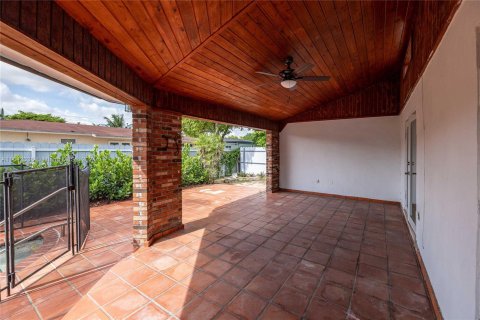 Casa en venta en Miami, Florida, 4 dormitorios, 153.57 m2 № 1328837 - foto 28