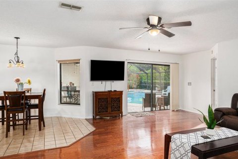 Villa ou maison à vendre à Tampa, Floride: 4 chambres, 220.18 m2 № 1342194 - photo 7