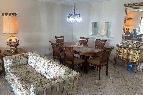 Condo in Lauderdale Lakes, Florida, 2 bedrooms  № 1038308 - photo 16