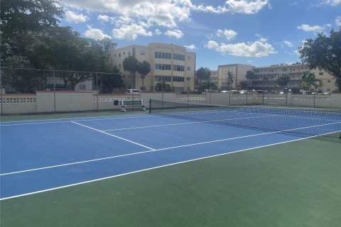 Condo in Lauderdale Lakes, Florida, 2 bedrooms  № 1038308 - photo 3