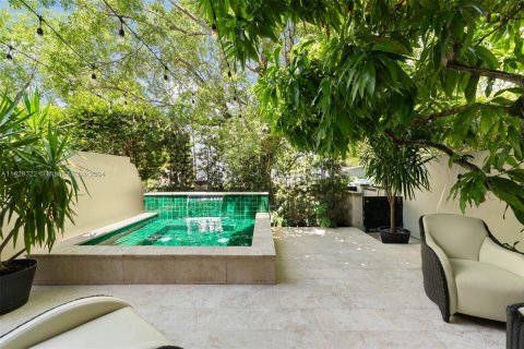 Townhouse in Miami, Florida 3 bedrooms, 248.79 sq.m. № 1292405 - photo 30