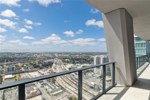 Condo in Miami, Florida, 4 bedrooms  № 1073071 - photo 16