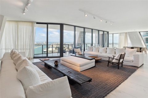 Condominio en venta en Miami, Florida, 4 dormitorios, 449.93 m2 № 1073071 - foto 4