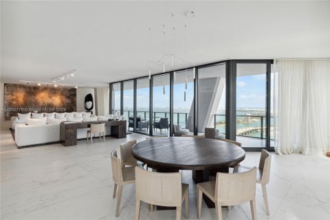 Condominio en venta en Miami, Florida, 4 dormitorios, 449.93 m2 № 1073071 - foto 6