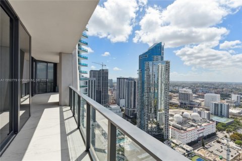 Condominio en venta en Miami, Florida, 4 dormitorios, 449.93 m2 № 1073071 - foto 15