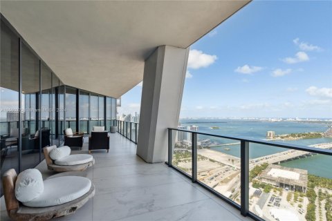 Condominio en venta en Miami, Florida, 4 dormitorios, 449.93 m2 № 1073071 - foto 20