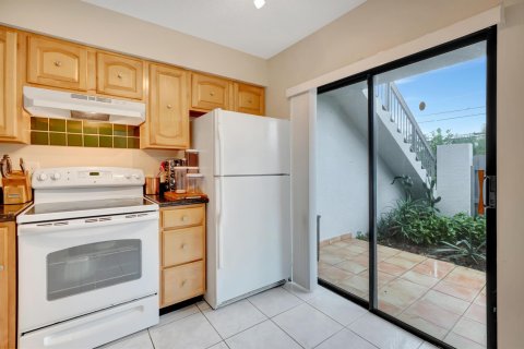 Condo in Delray Beach, Florida, 2 bedrooms  № 1073597 - photo 25