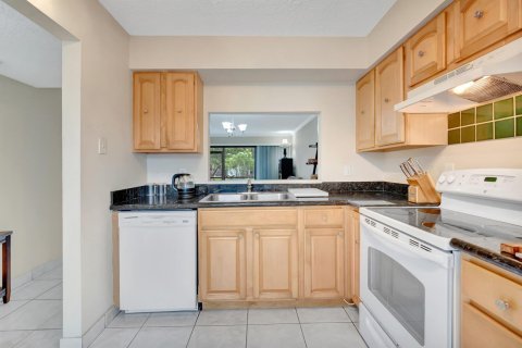 Condo in Delray Beach, Florida, 2 bedrooms  № 1073597 - photo 27