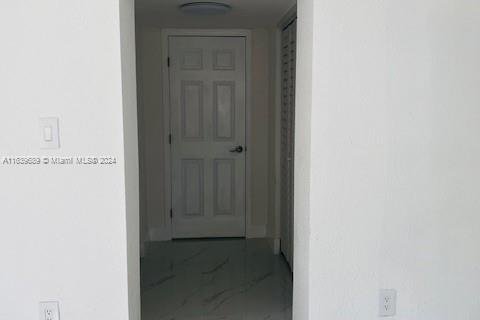 Casa en venta en Miami, Florida, 3 dormitorios, 129.41 m2 № 1320669 - foto 7