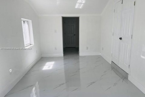 Casa en venta en Miami, Florida, 3 dormitorios, 129.41 m2 № 1320669 - foto 8