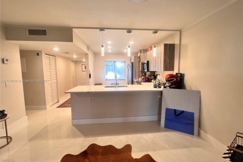 Casa en venta en Weston, Florida, 2 dormitorios, 113.34 m2 № 1332457 - foto 5