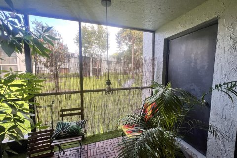 House in Weston, Florida 2 bedrooms, 113.34 sq.m. № 1332457 - photo 22