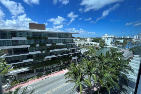 Copropriété à vendre à Miami Beach, Floride: 70.61 m2 № 1356871 - photo 8