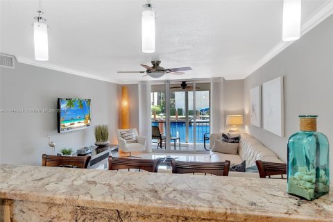 Condo in Pompano Beach, Florida, 2 bedrooms  № 1356916 - photo 9