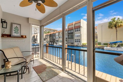 Copropriété à vendre à Pompano Beach, Floride: 2 chambres, 96.15 m2 № 1356916 - photo 3