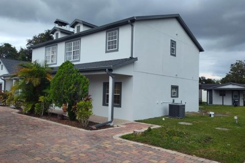 Casa en venta en Orlando, Florida, 6 dormitorios, 418.25 m2 № 1398580 - foto 3