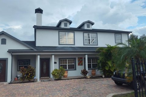 Casa en venta en Orlando, Florida, 6 dormitorios, 418.25 m2 № 1398580 - foto 1