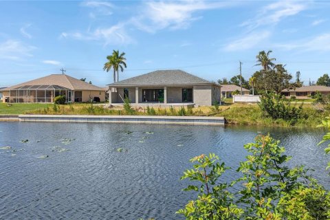 Terreno en venta en Cape Coral, Florida № 1341017 - foto 6