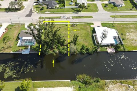 Terreno en venta en Cape Coral, Florida № 1341017 - foto 2