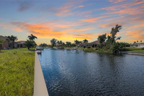 Terreno en venta en Cape Coral, Florida № 1341017 - foto 4