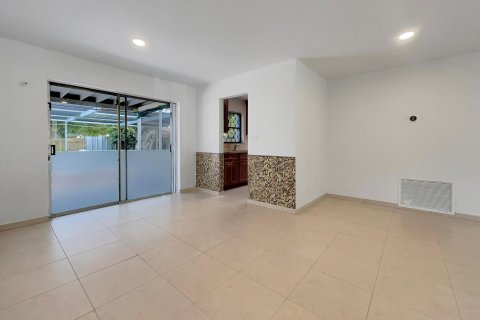 Villa ou maison à vendre à Lauderdale Lakes, Floride: 2 chambres, 88.35 m2 № 1075747 - photo 16