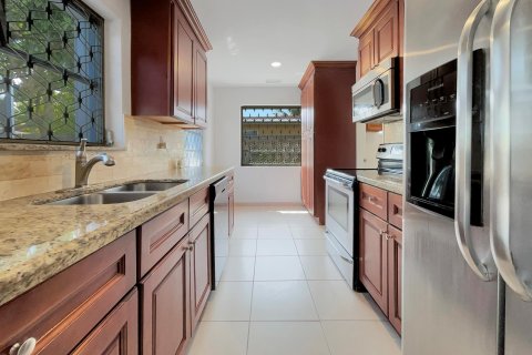 Villa ou maison à vendre à Lauderdale Lakes, Floride: 2 chambres, 88.35 m2 № 1075747 - photo 15