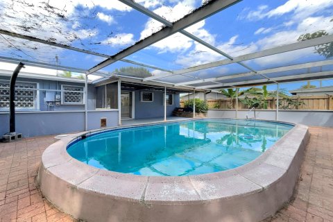 Villa ou maison à vendre à Lauderdale Lakes, Floride: 2 chambres, 88.35 m2 № 1075747 - photo 1