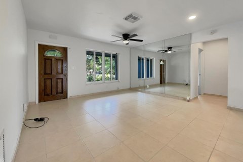 House in Lauderdale Lakes, Florida 2 bedrooms, 88.35 sq.m. № 1075747 - photo 17