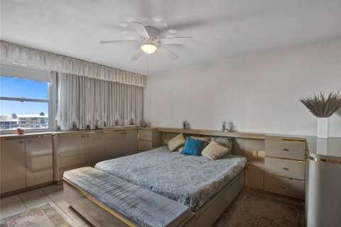 Condo in Fort Lauderdale, Florida, 2 bedrooms  № 1050145 - photo 18