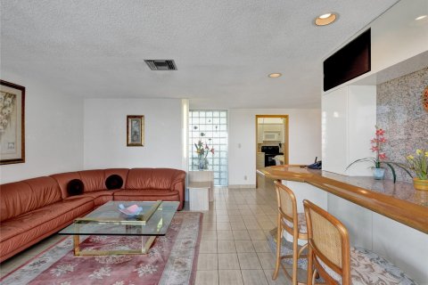 Condo in Fort Lauderdale, Florida, 2 bedrooms  № 1050145 - photo 25