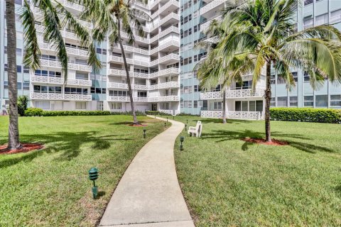 Condo in Fort Lauderdale, Florida, 2 bedrooms  № 1050145 - photo 2