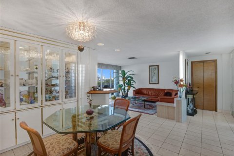 Condo in Fort Lauderdale, Florida, 2 bedrooms  № 1050145 - photo 21