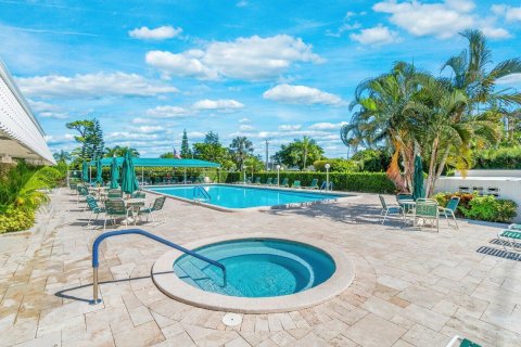Villa ou maison à vendre à Delray Beach, Floride: 2 chambres, 88.54 m2 № 1071346 - photo 2
