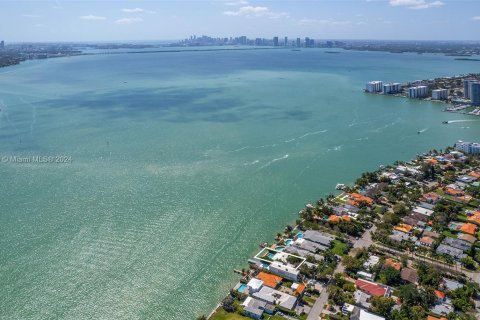 Купить земельный участок в Майами-Бич, Флорида № 1065236 - фото 8