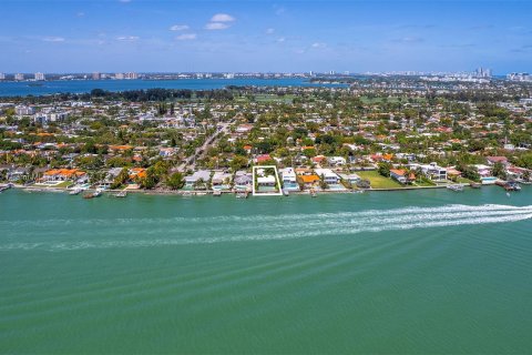 Купить земельный участок в Майами-Бич, Флорида № 1065236 - фото 7