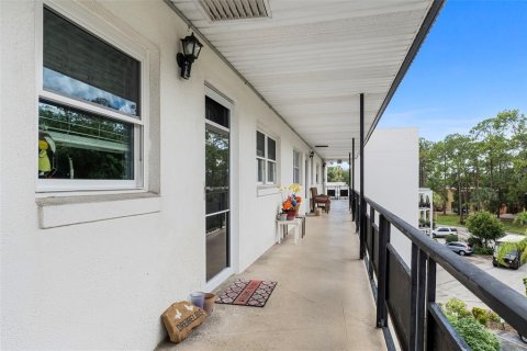 Condominio en venta en Winter Haven, Florida, 1 dormitorio, 71.35 m2 № 1387259 - foto 3