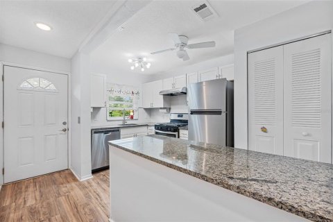 Condominio en venta en Winter Haven, Florida, 1 dormitorio, 71.35 m2 № 1387259 - foto 7