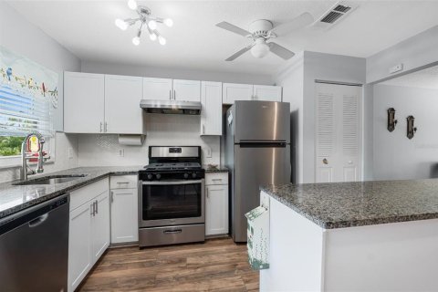 Condominio en venta en Winter Haven, Florida, 1 dormitorio, 71.35 m2 № 1387259 - foto 8