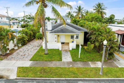 Villa ou maison à vendre à West Palm Beach, Floride: 3 chambres, 146.79 m2 № 1054637 - photo 4